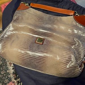 Dooney & Bourke ED196 Tallulah Handbag & wallet. Bag H 13" x W 14.25" x L 16"